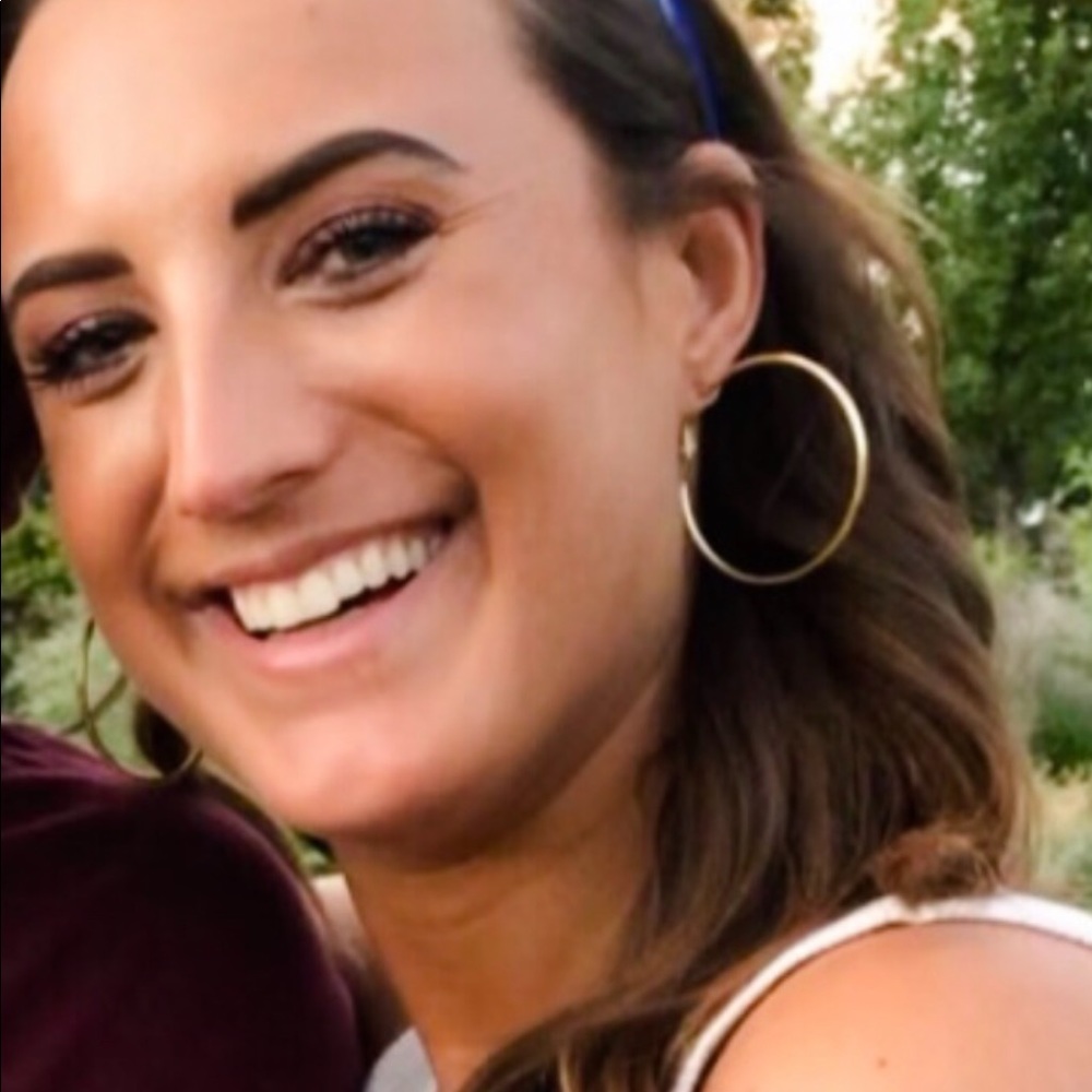 Meet your Posher, Lacey